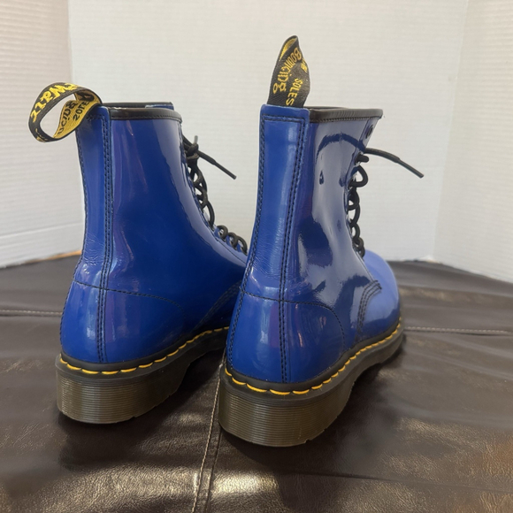 Dr. MARTENS 1460W Blue Patent Leather Combat Boot Size:9 Lace-Up - Picture 5 of 13